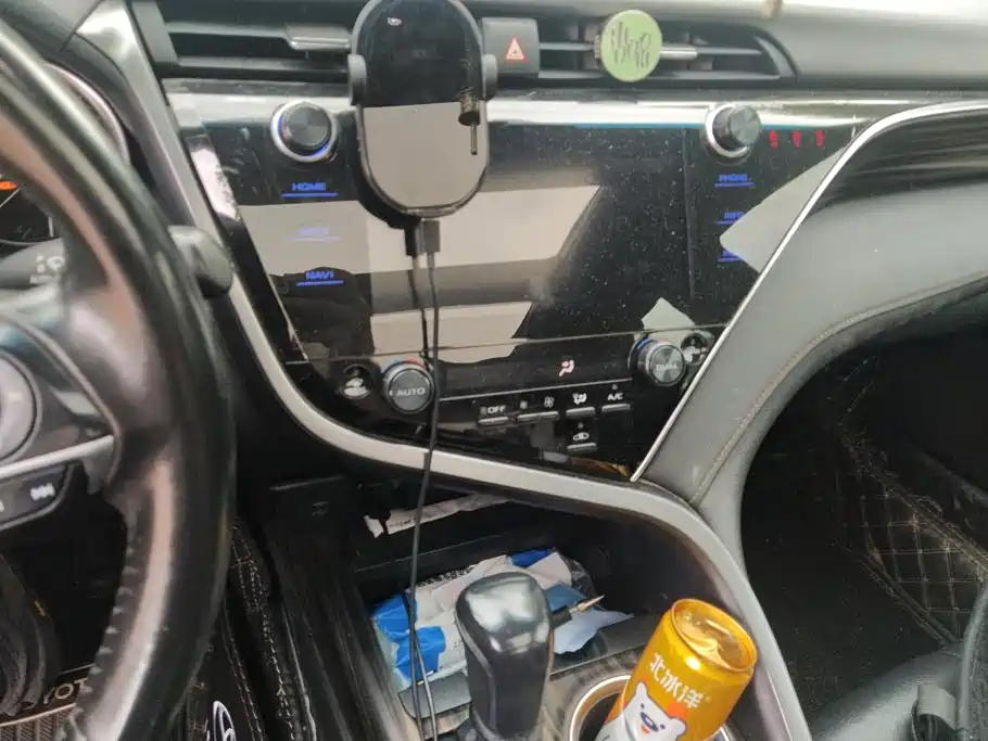 Toyota Camry 2019 — фото 13