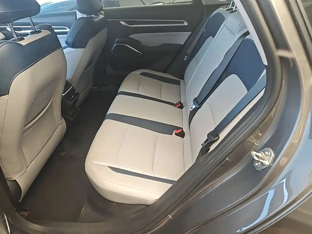 Geely Emgrand 2023 — фото 17