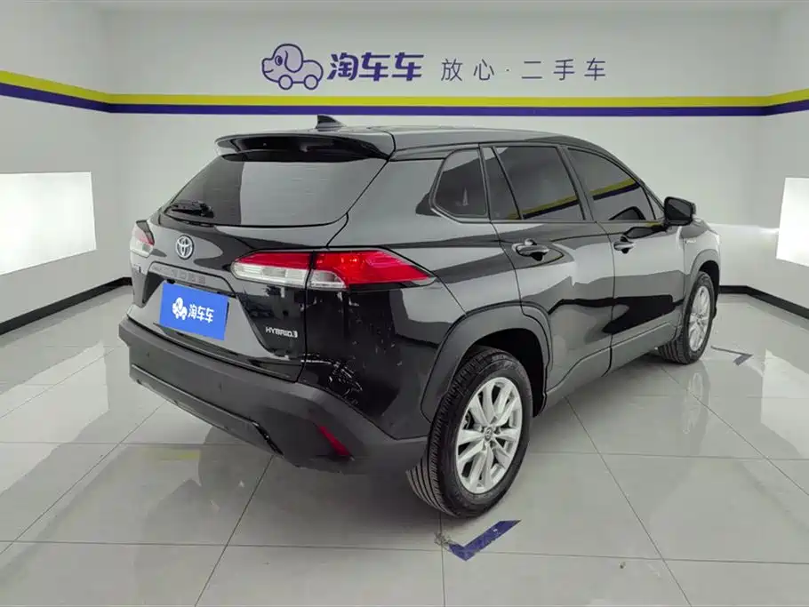 Toyota Corolla Cross 2023 — фото 3