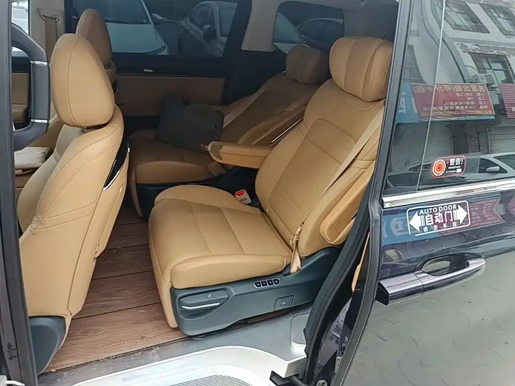 GAC Motor E8 Hybrid 2024 — фото 17