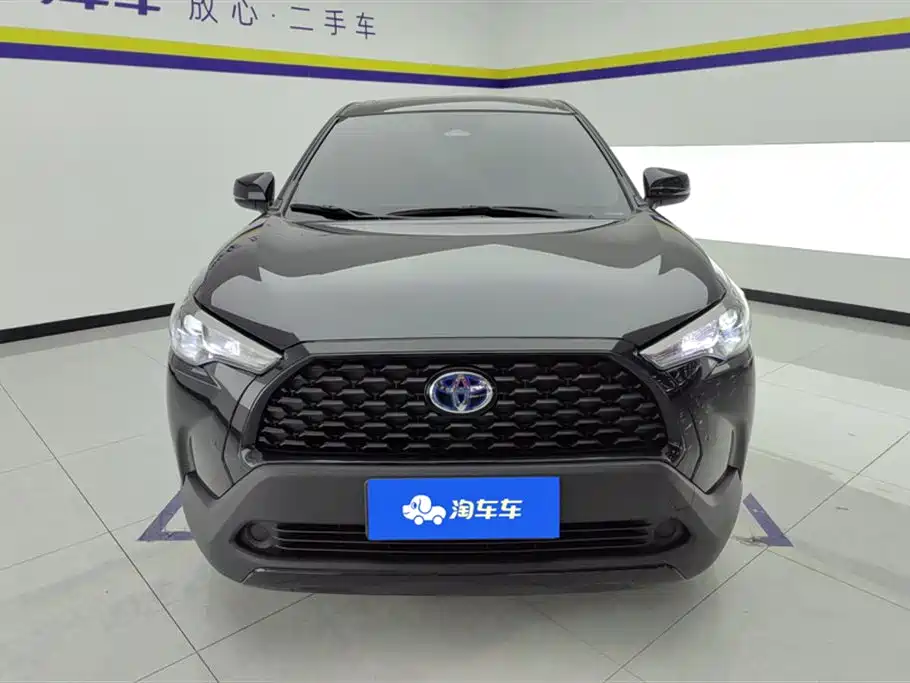 Toyota Corolla Cross 2023 — фото 2
