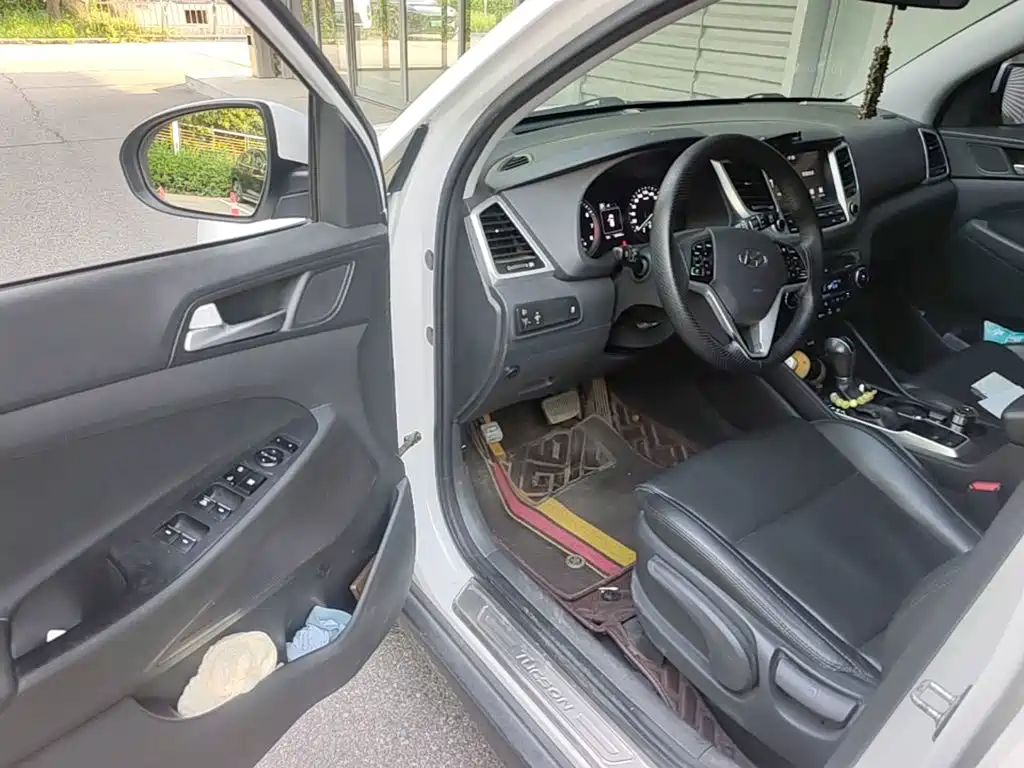 Hyundai Tucson 2015 — фото 21