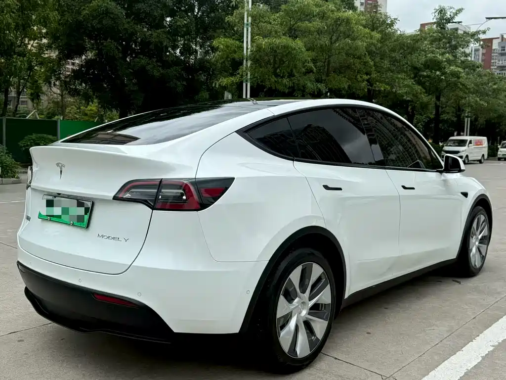Tesla Model Y 2022 — фото 6