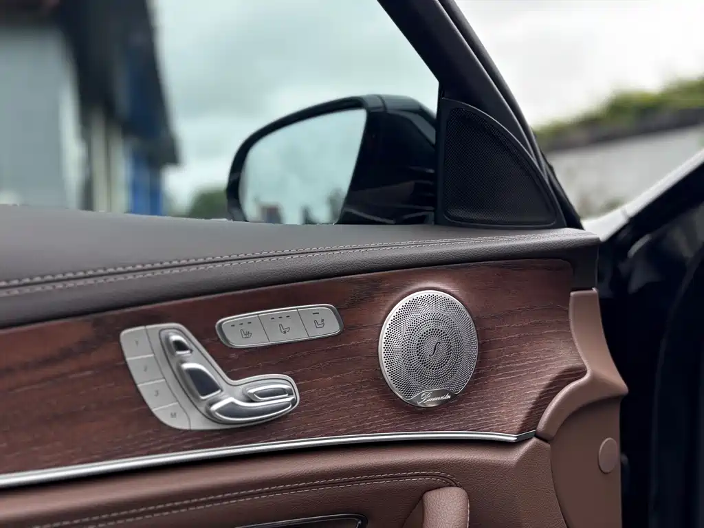 Mercedes-Benz E-Class 2023 — фото 13