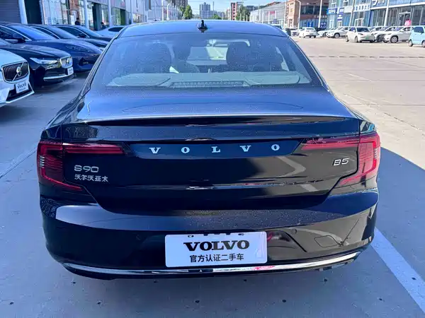 Volvo S90 2024
