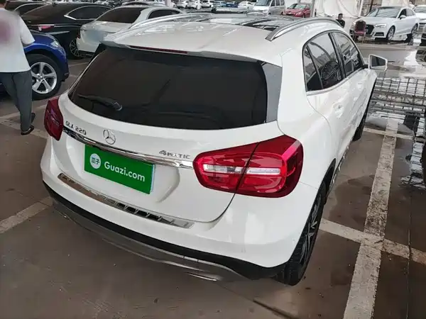 Mercedes-Benz GLA 2016