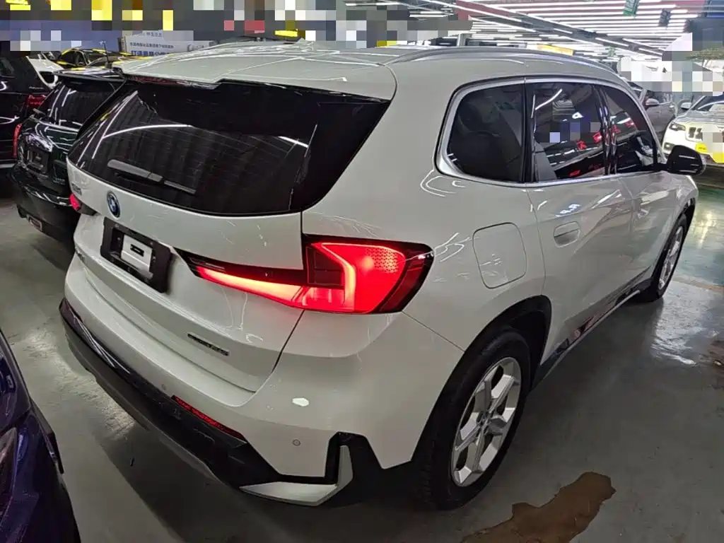 BMW iX1 2024