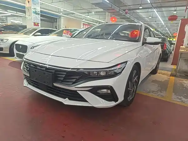 Hyundai Elantra 2024