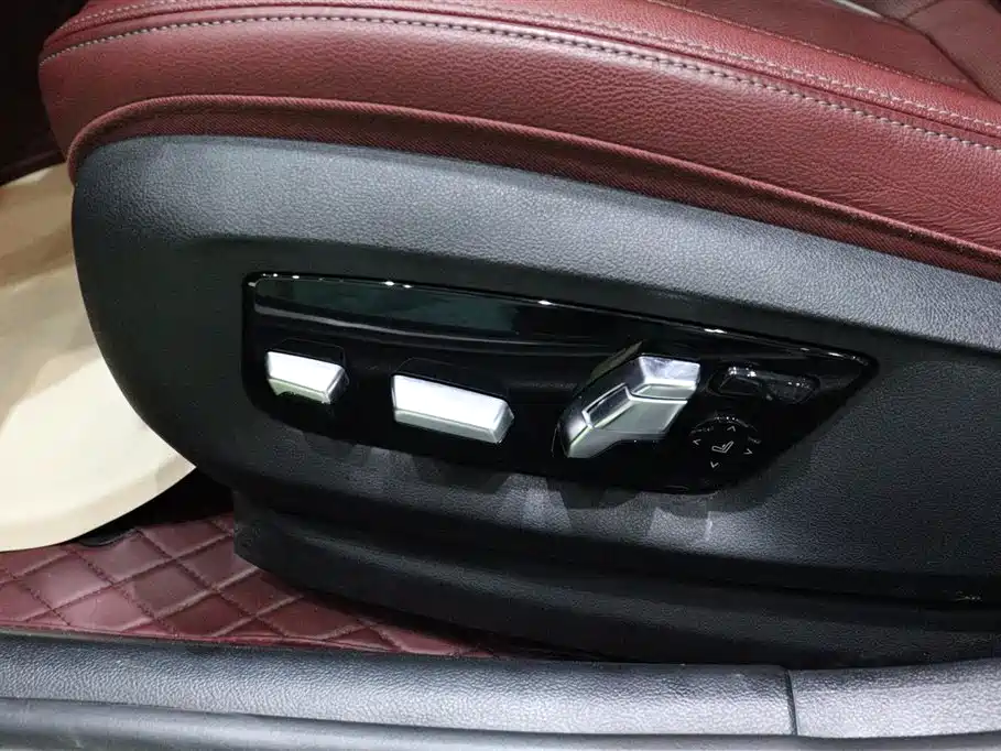 BMW 5 Series New Energy 2023 — фото 23