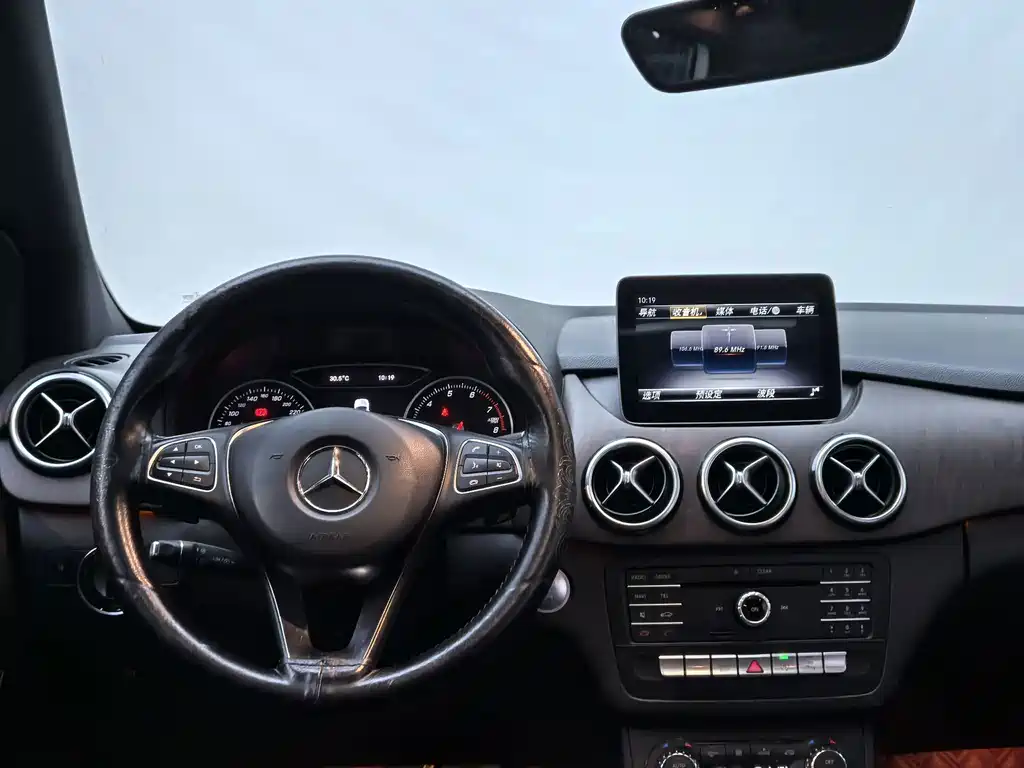 Mercedes-Benz B-Class 2018 — фото 14