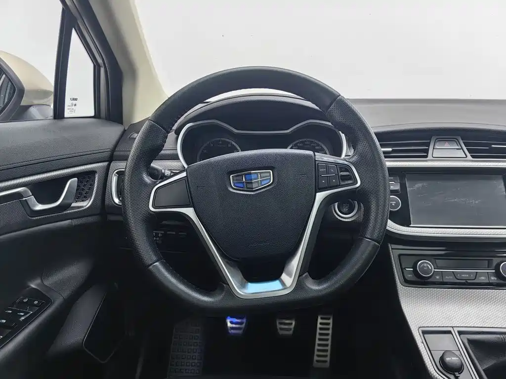 Geely Emgrand GS 2017 — фото 11