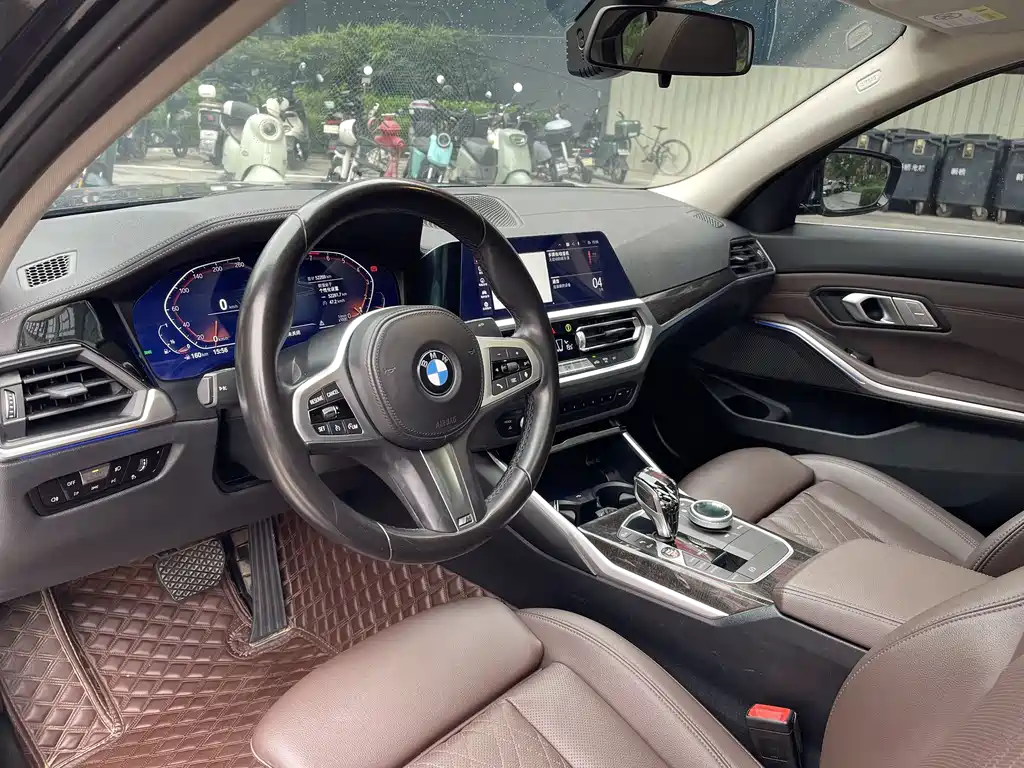 BMW 3 Series 2022 — фото 10