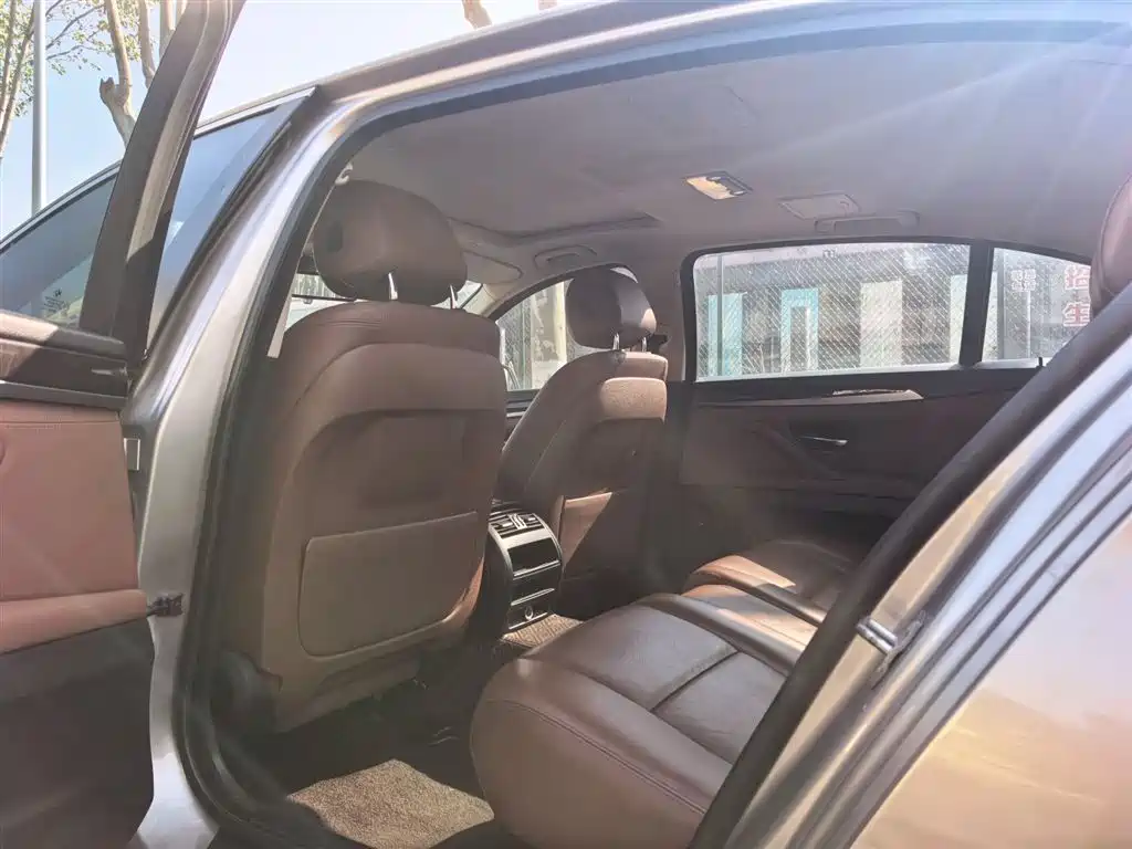 BMW 5 Series 2014 — фото 14