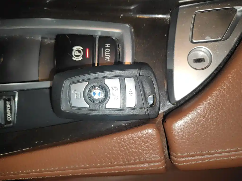 BMW 5 Series 2014 — фото 11