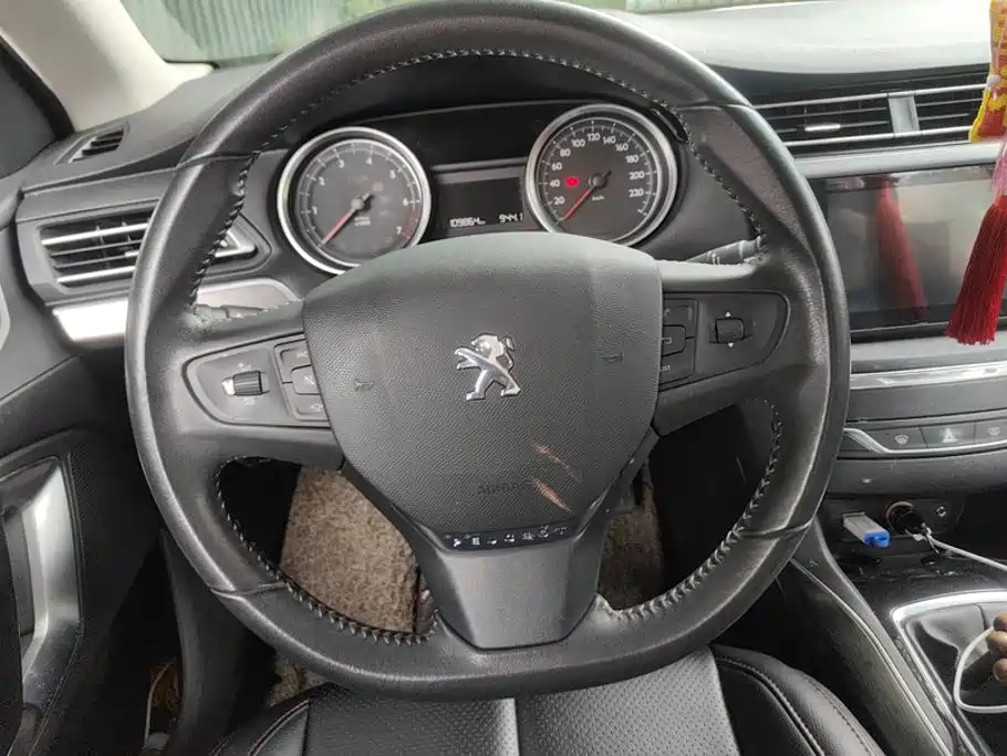 Peugeot 408 2016 — фото 15