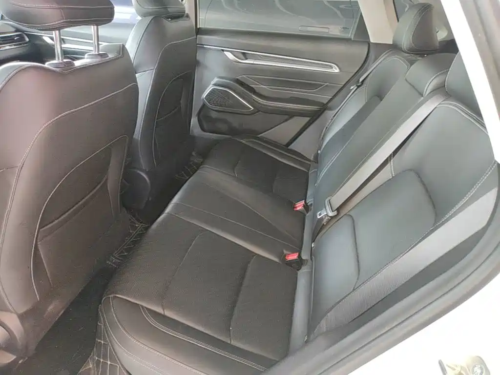 Geely Emgrand 2023 — фото 17