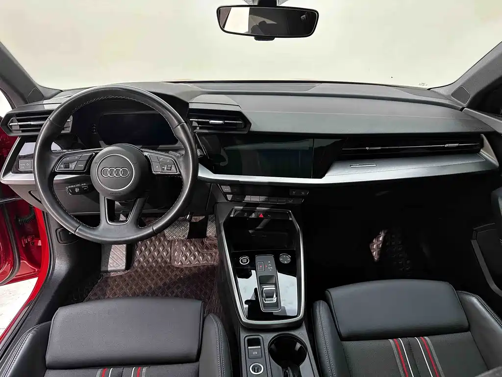 Audi A3 2023 — фото 17
