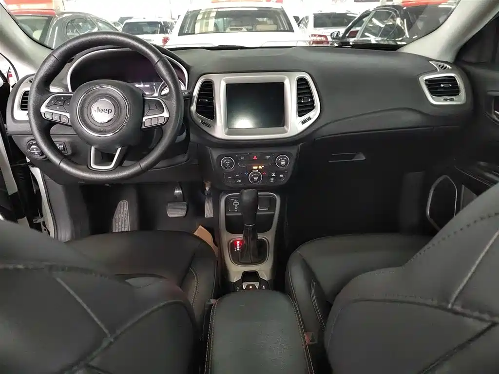 Jeep Compass 2021 — фото 10