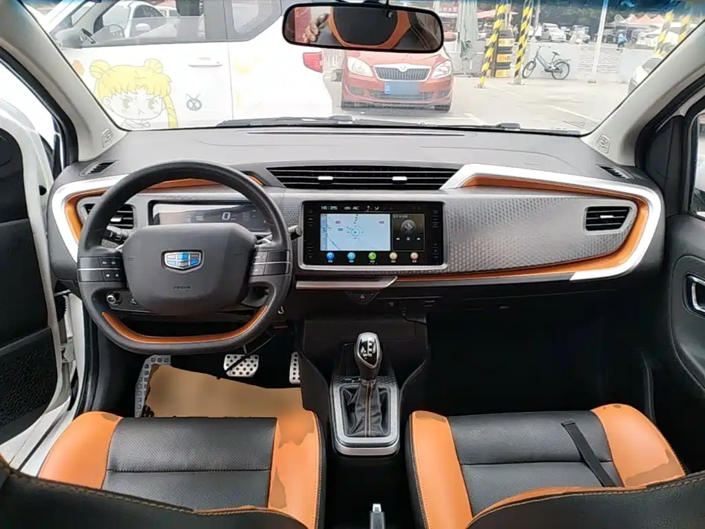 Geely Vision X1 2017 — фото 10