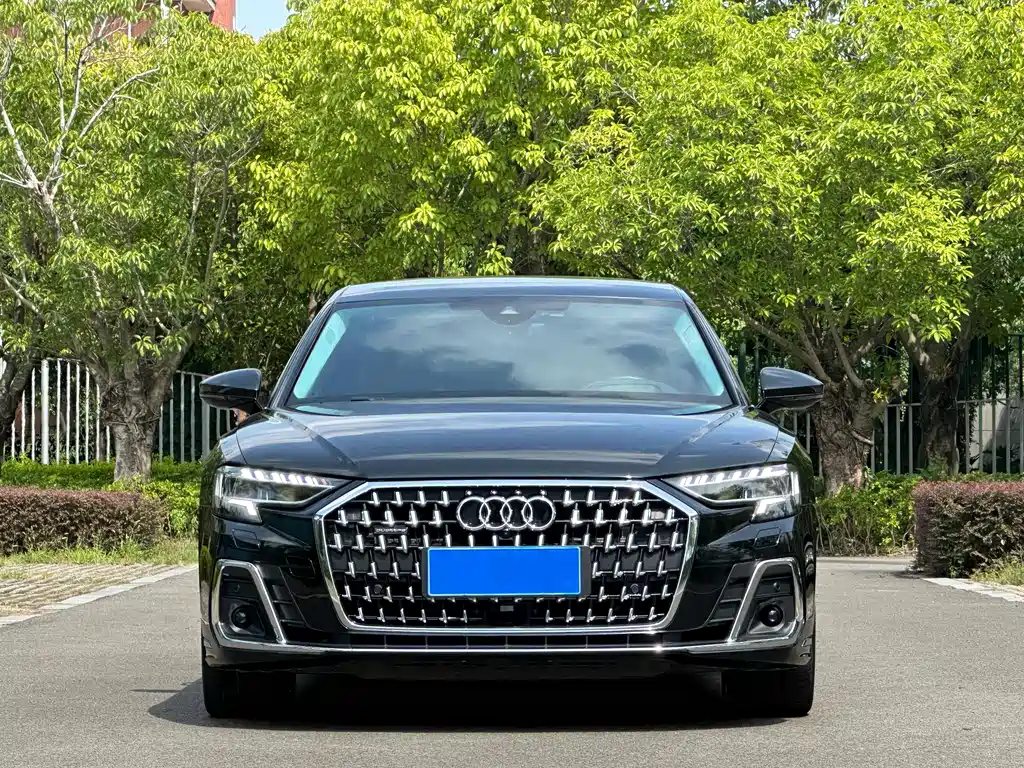 Audi A8 2022 — фото 2