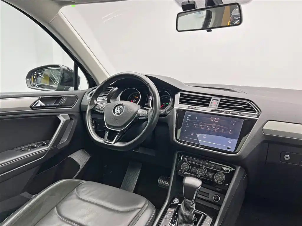 Volkswagen Tiguan L 2020 — фото 23