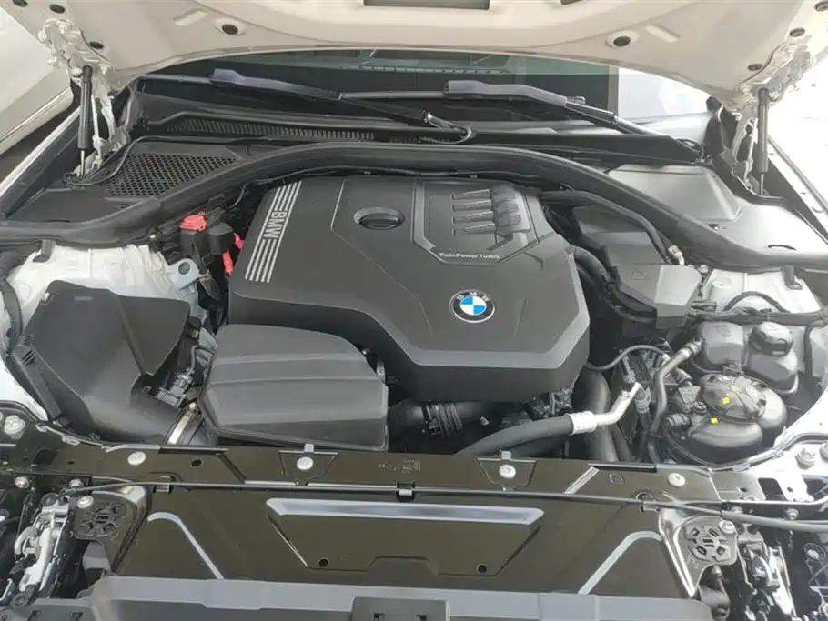 BMW 3 Series 2025 — фото 10