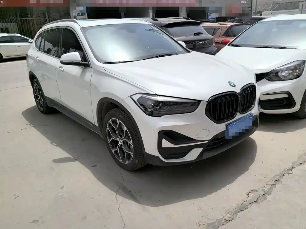 BMW X1 2022 — фото 3