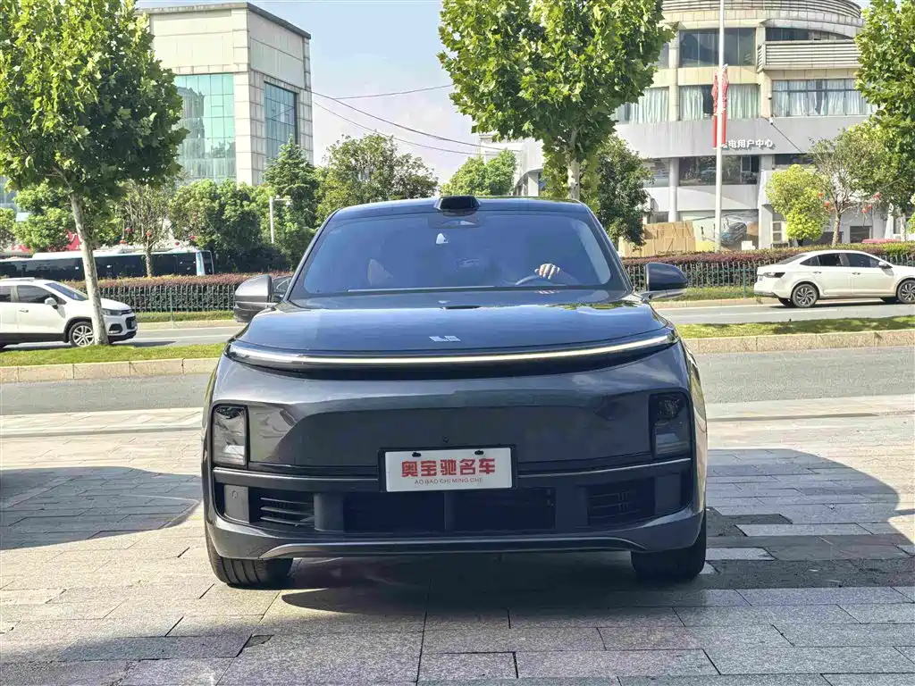 Li Auto Li L8 2023