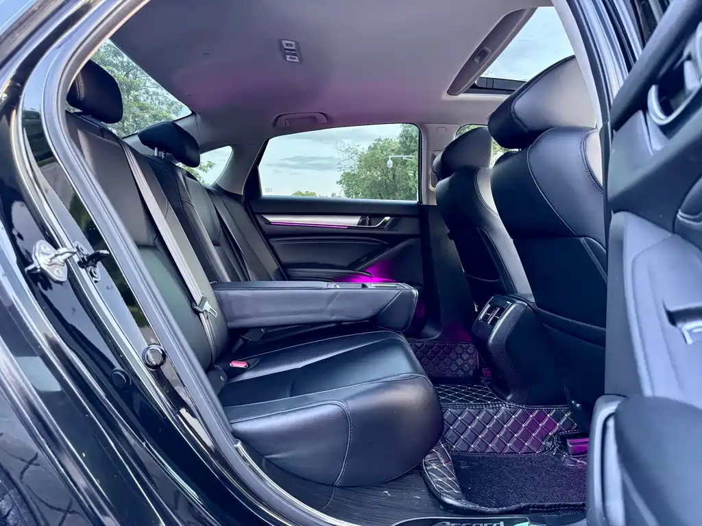 Honda Accord 2019 — фото 10