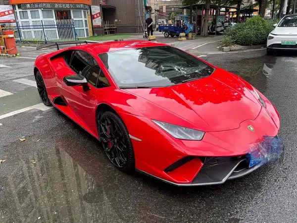 Lamborghini Huracan 2021