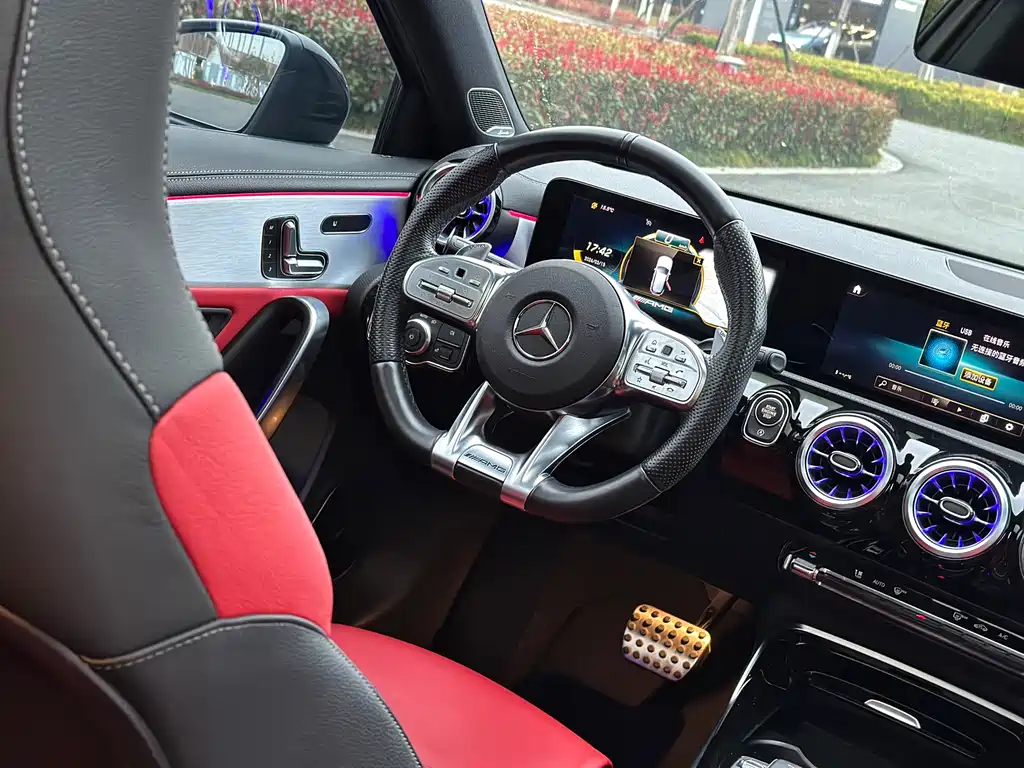 Mercedes-Benz A-Class AMG 2021 — фото 13