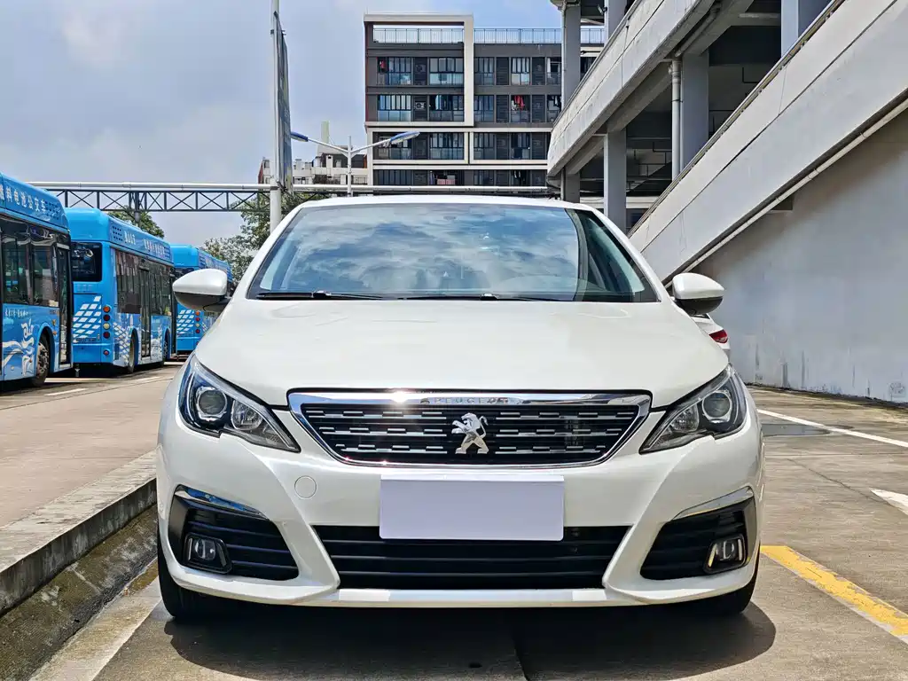 Peugeot 308 2017 — фото 2