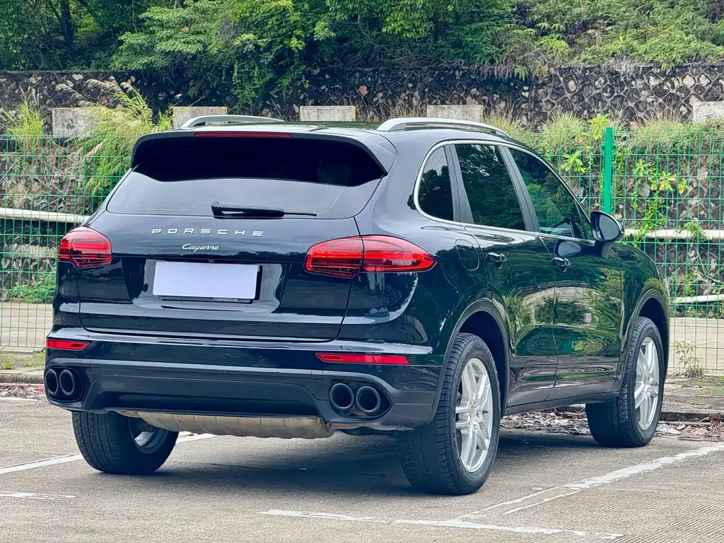 Porsche Cayenne 2017 — фото 17
