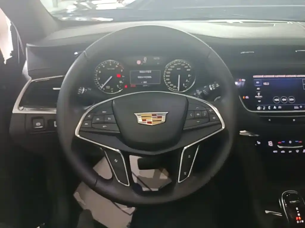 Cadillac XT5 2020 — фото 11