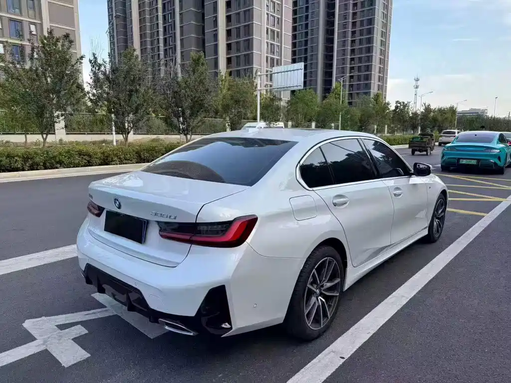 BMW 3 Series 2025