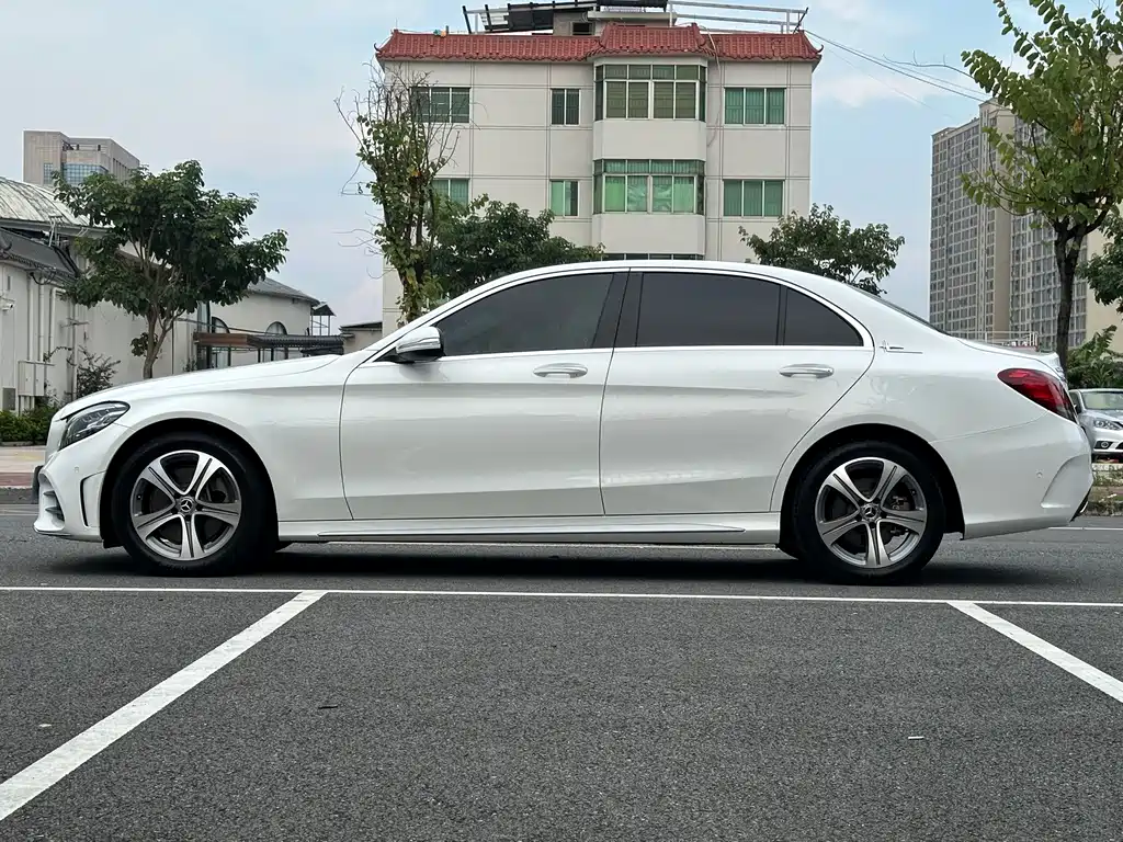 Mercedes-Benz C-Class 2019 — фото 16