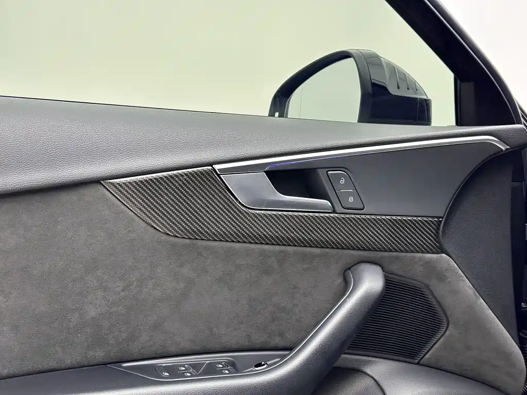 Audi A4L 2021 — фото 12