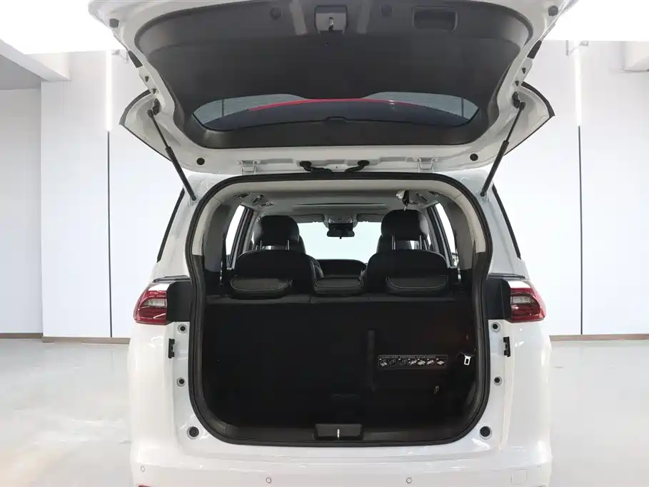GAC Motor Trumpchi M6 2025 — фото 31