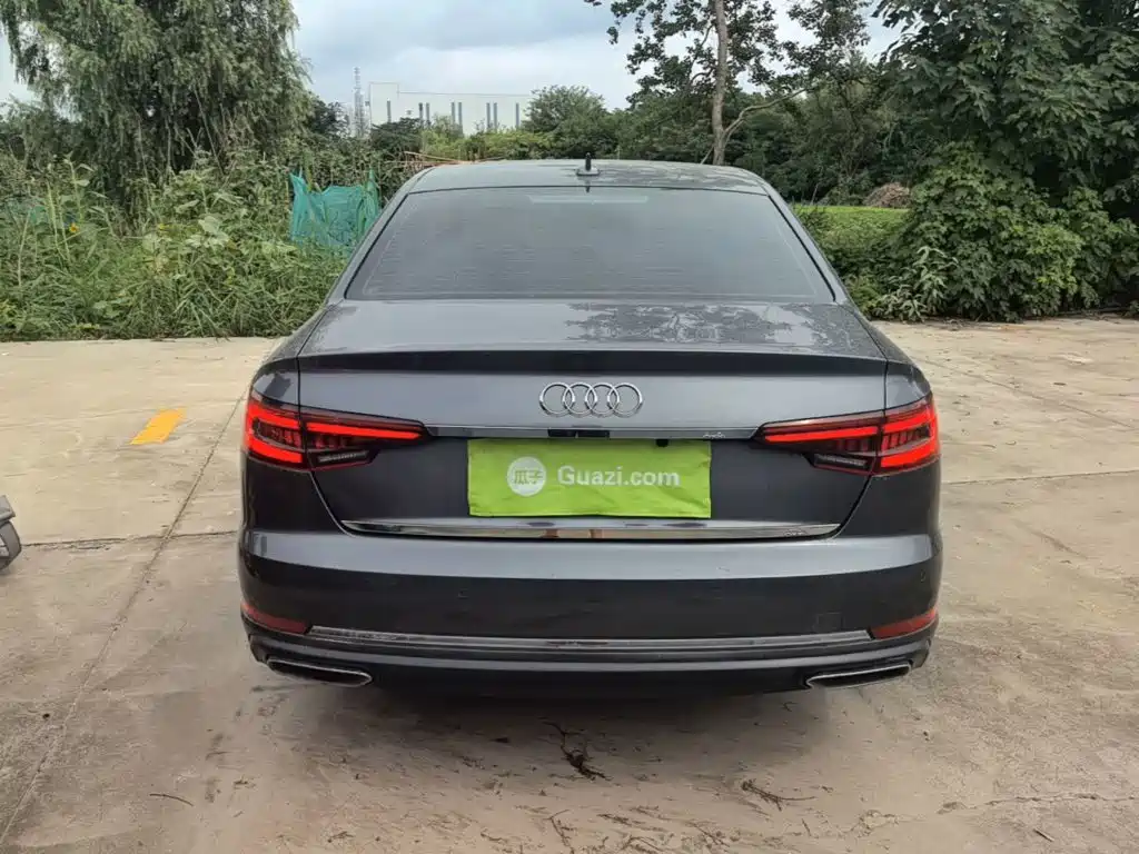 Audi A4L 2020