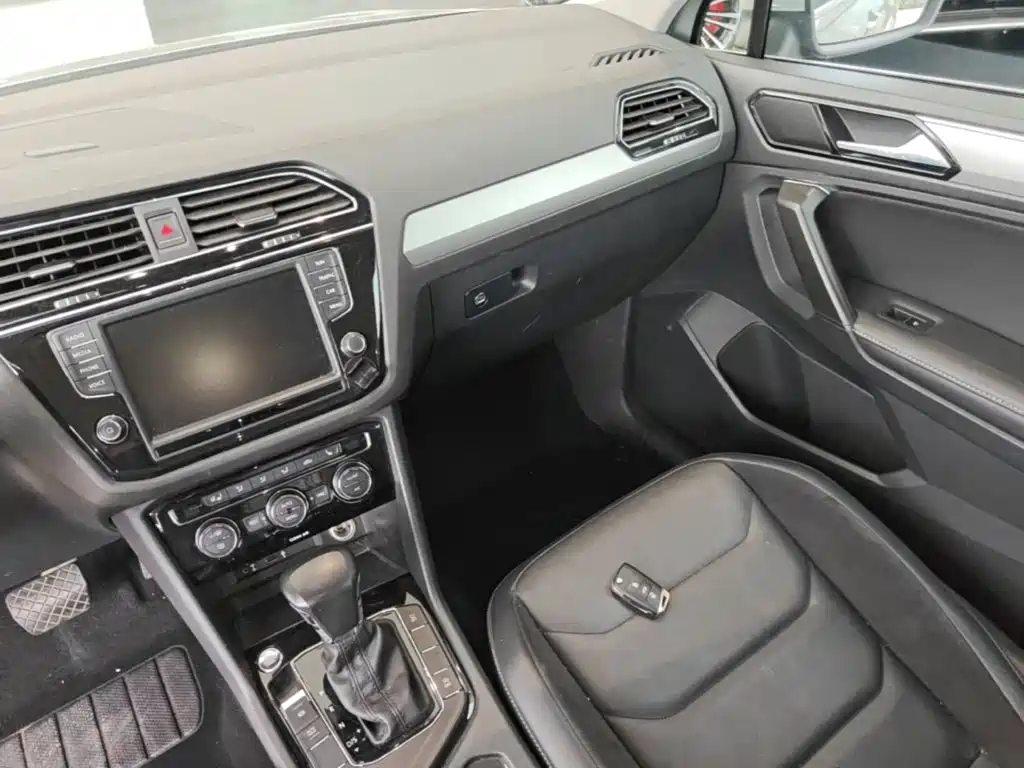 Volkswagen Tiguan L 2017 — фото 13
