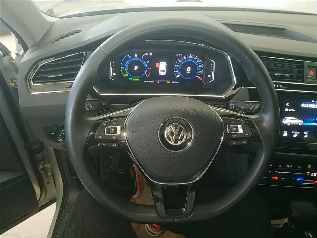 Volkswagen Tiguan L New Energy 2021 — фото 11