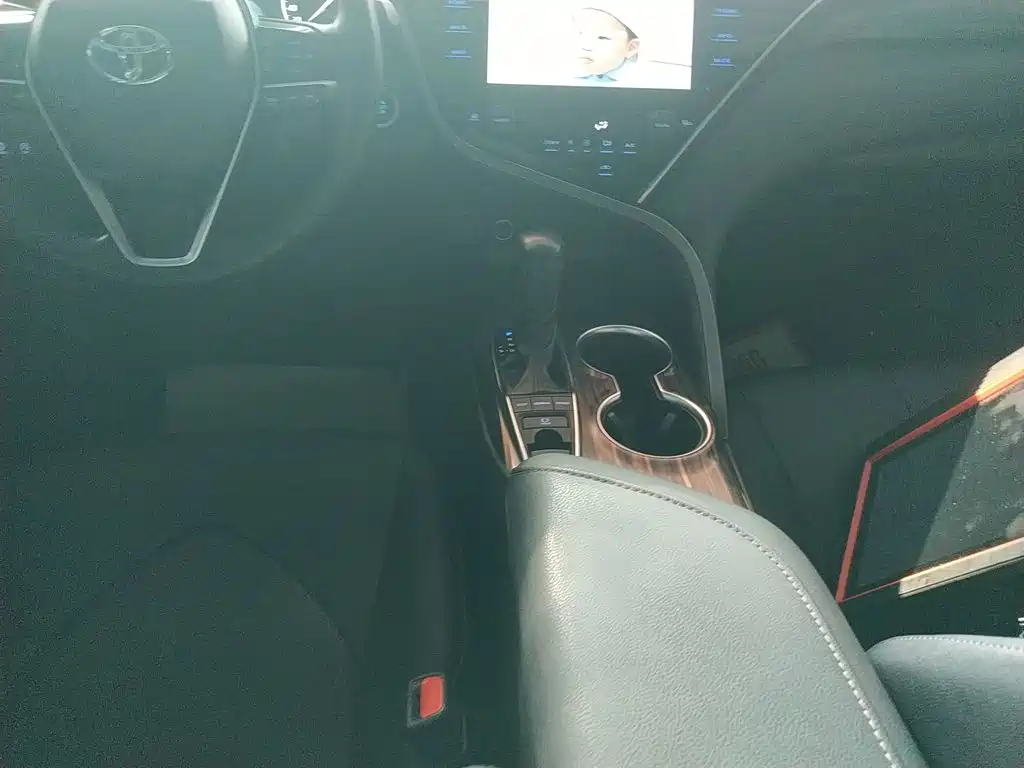 Toyota Camry 2020 — фото 14
