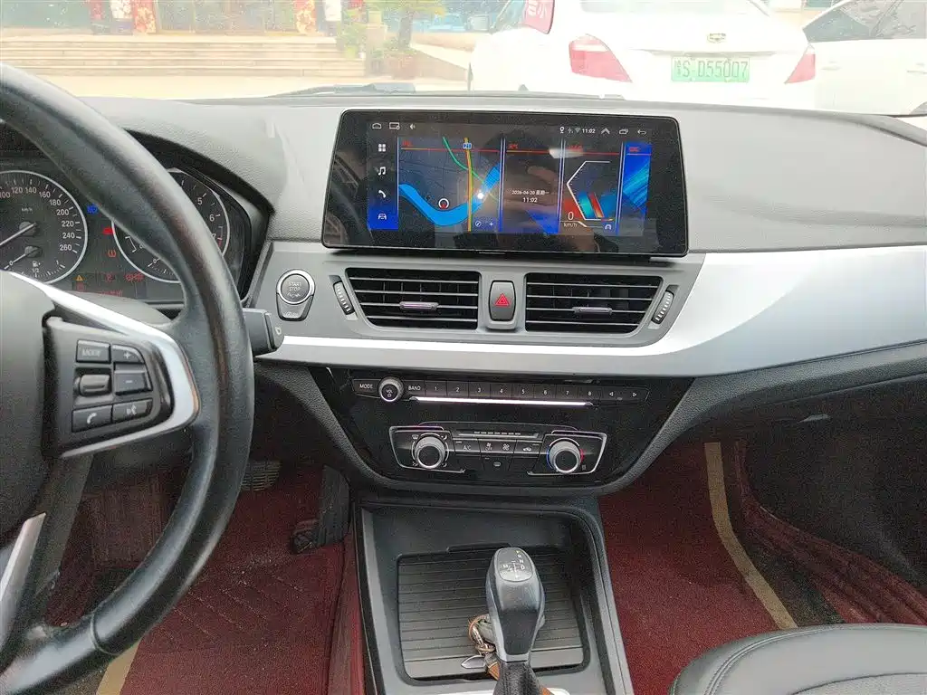 BMW 1 Series 2018 — фото 13