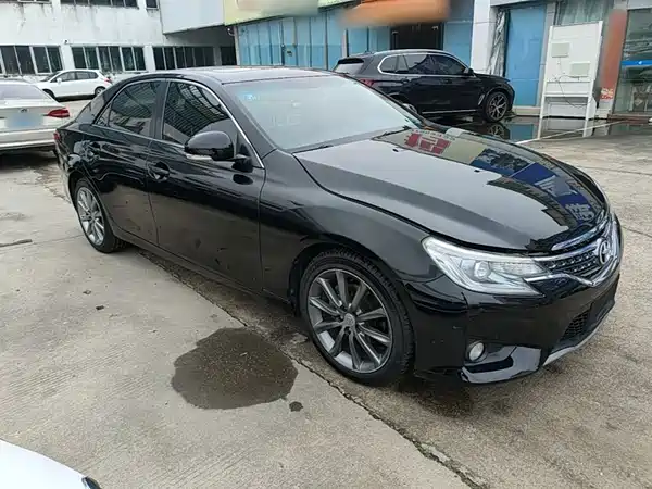 Toyota Reiz 2013