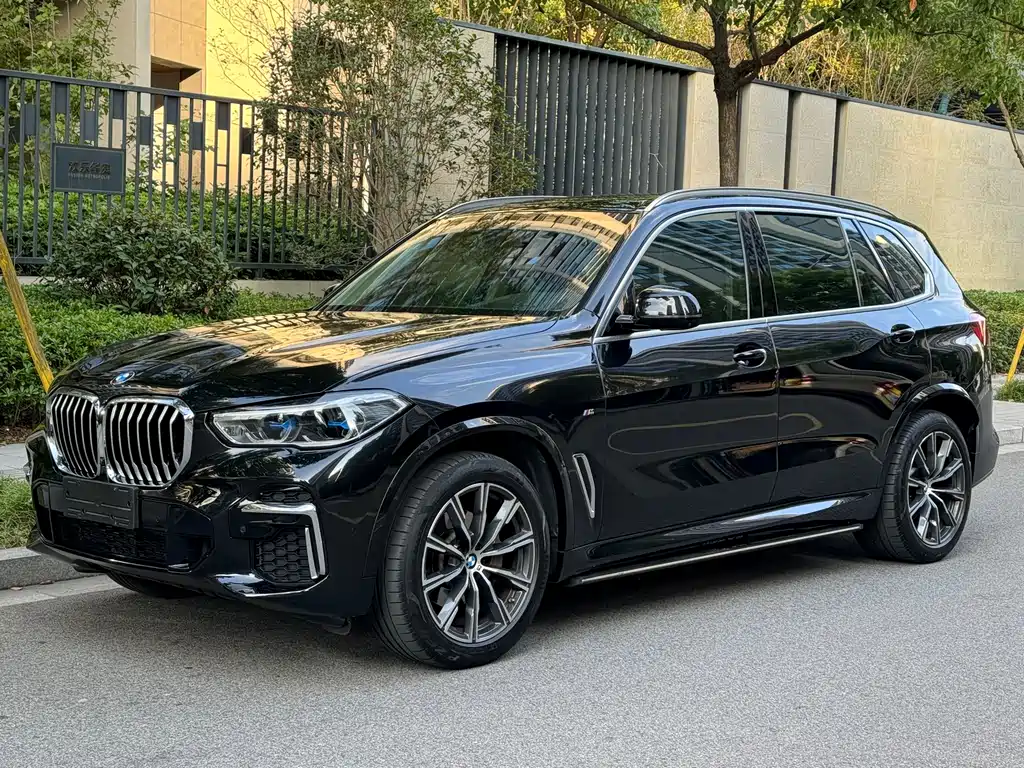 BMW X5 2022 — фото 1