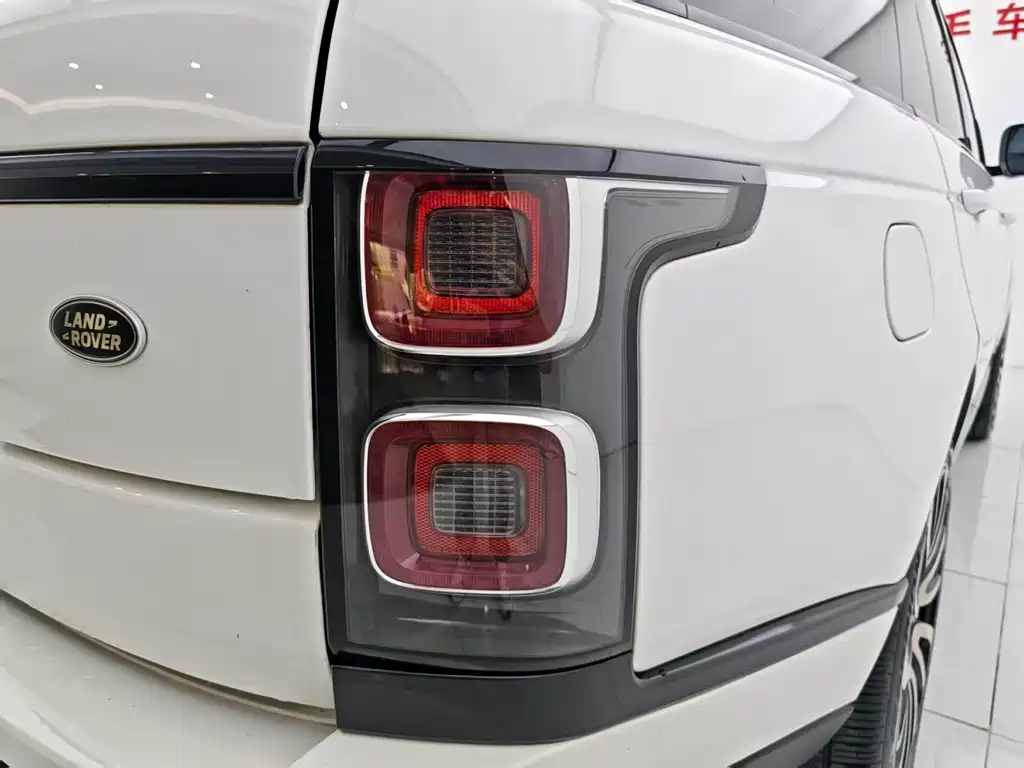 Land Rover Range Rover 2018 — фото 24