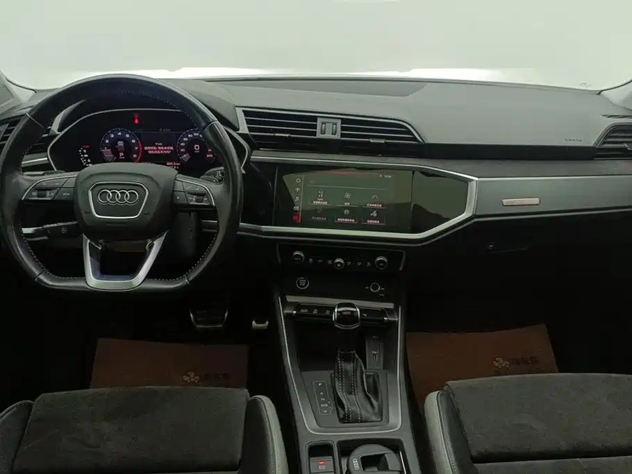 Audi Q3 2021 — фото 12
