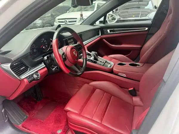 Porsche Panamera 2023