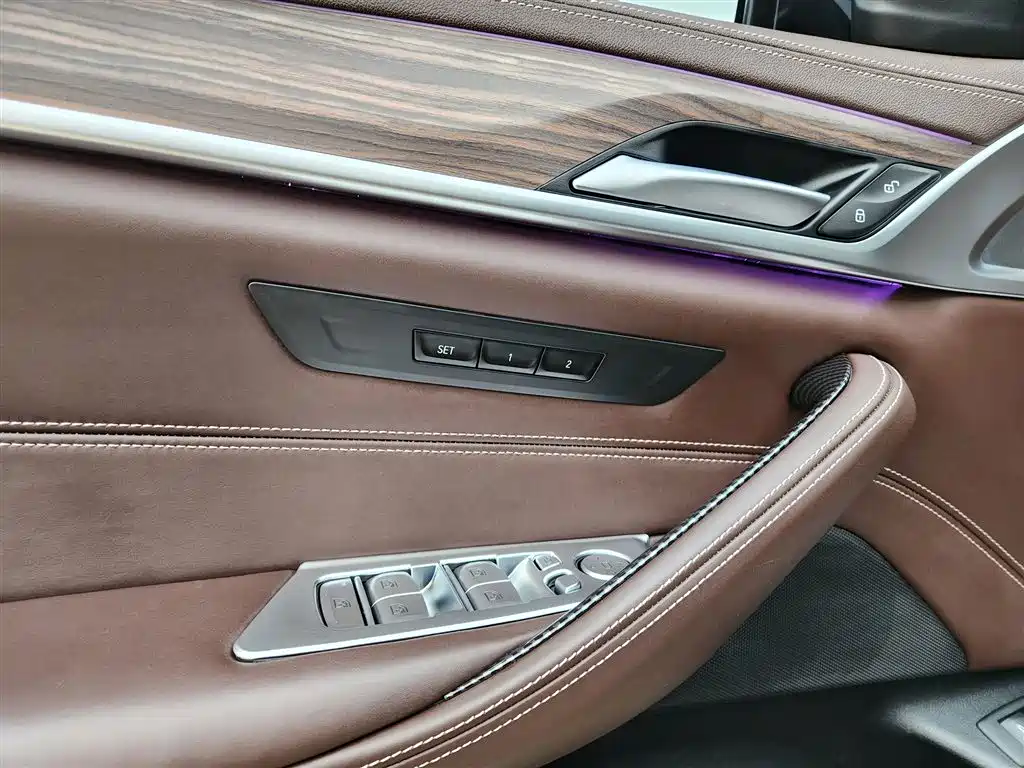 BMW 5 Series 2020