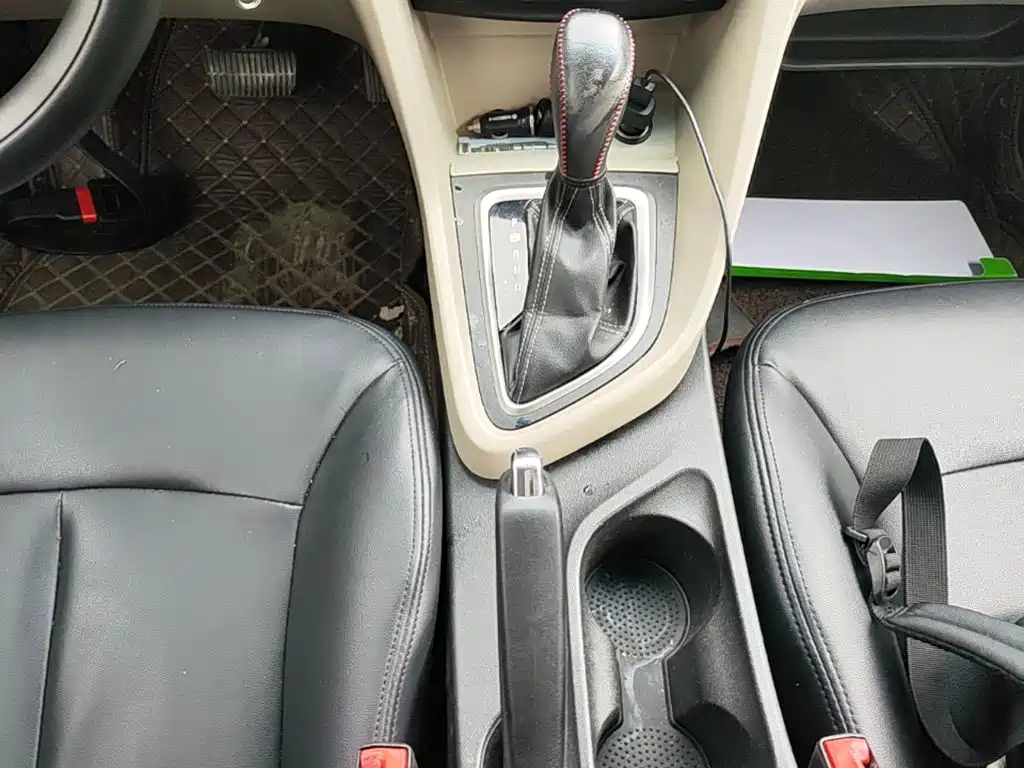 Buick Excelle 2017 — фото 14